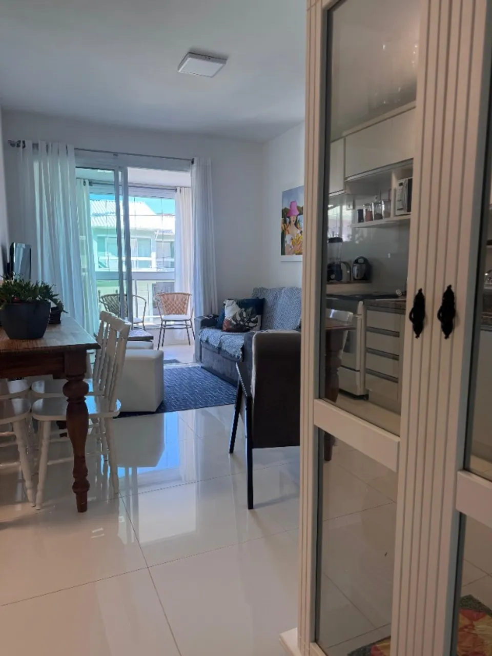 Furnished 2-bedroom apartment with open-plan kitchen — photo 6
