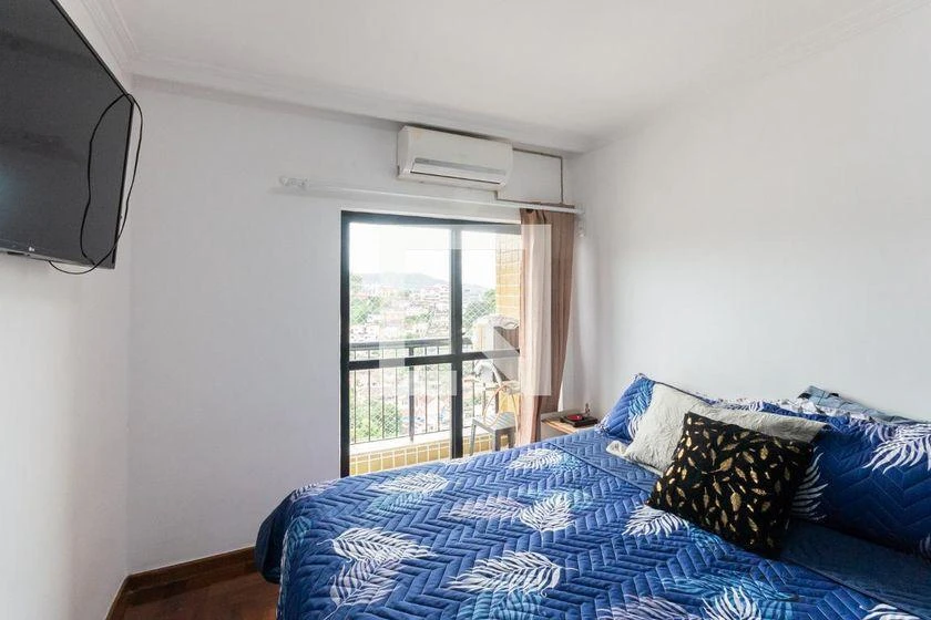 4-bedroom apartment with a mountain view — photo 3