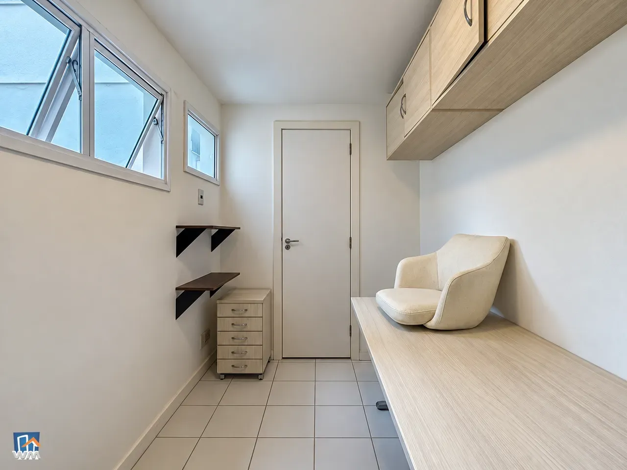 125 m² apartment with a washing machine and a home office — photo 32