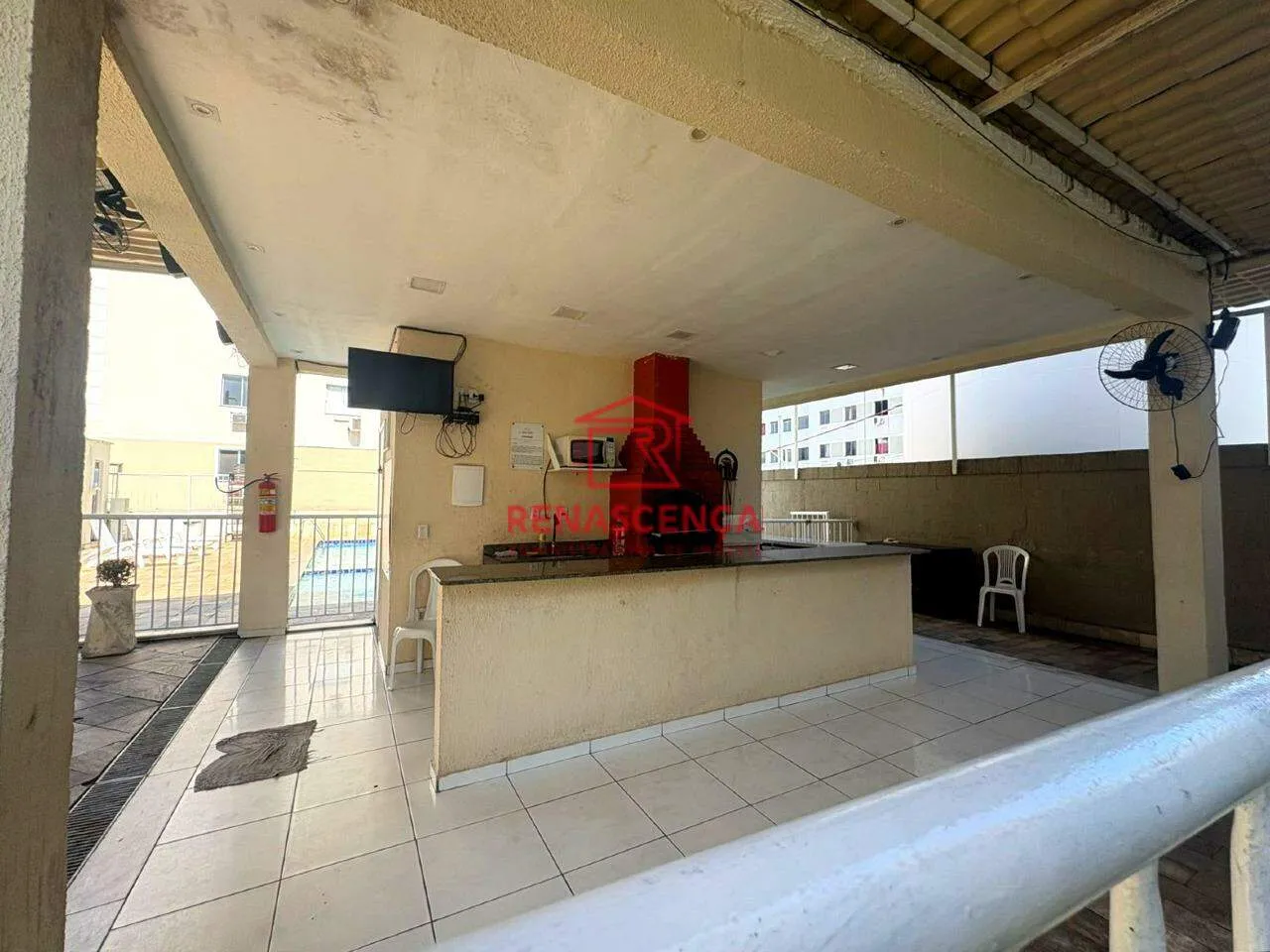 Unfurnished apartment with 2 bedrooms and pool — photo 17