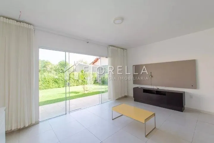 Floor-to-ceiling windows in a 3-bedroom house, 106 m² — photo 9