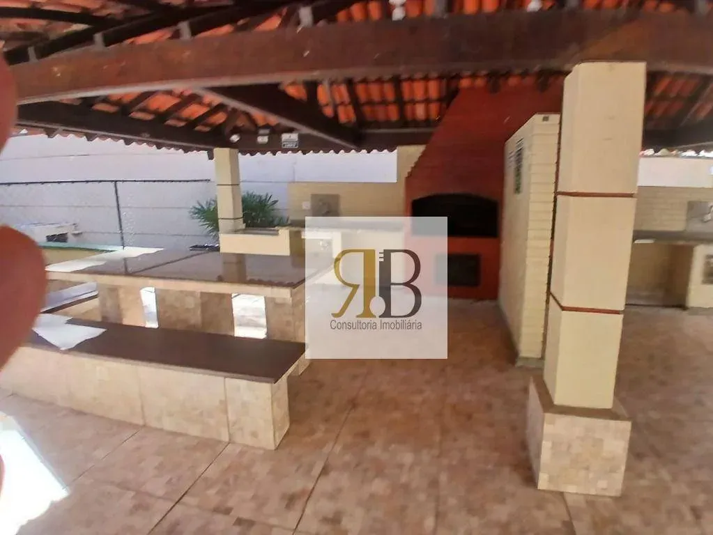 3-bedroom apartment in a building with a pool — photo 20