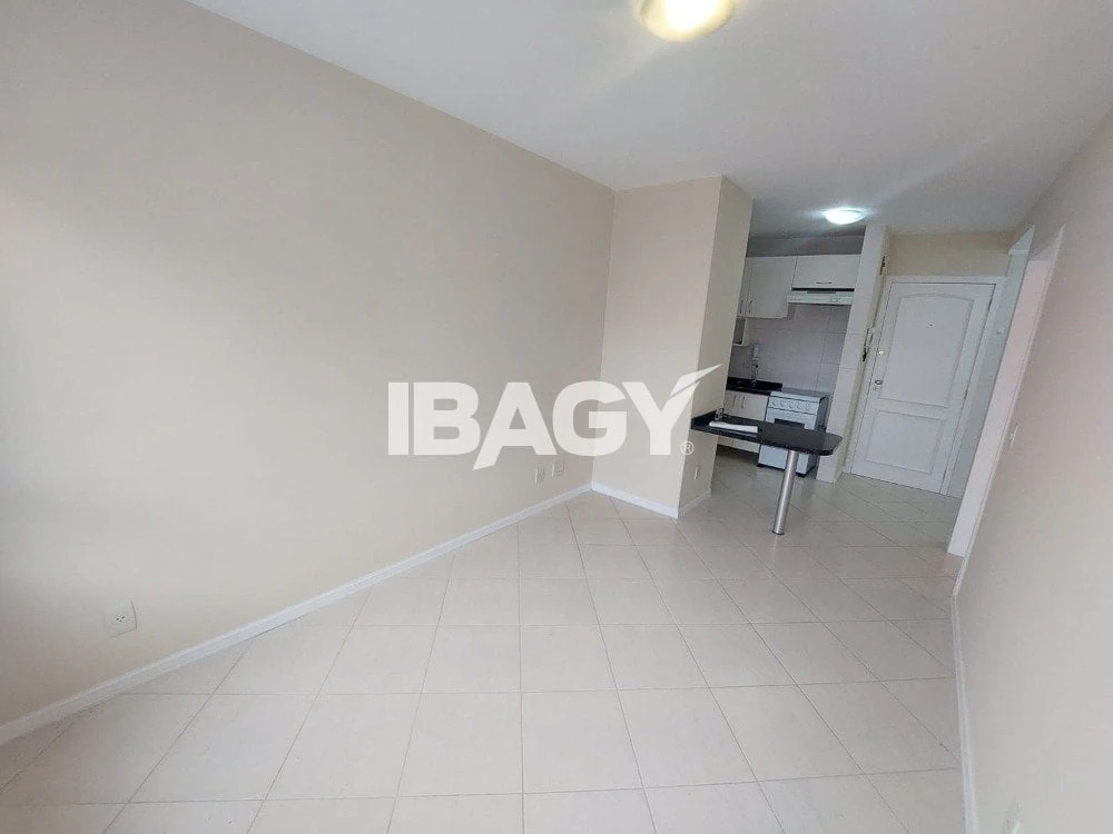 Apartamento de 1 dormitorio con cocina abierta y suite — photo 14