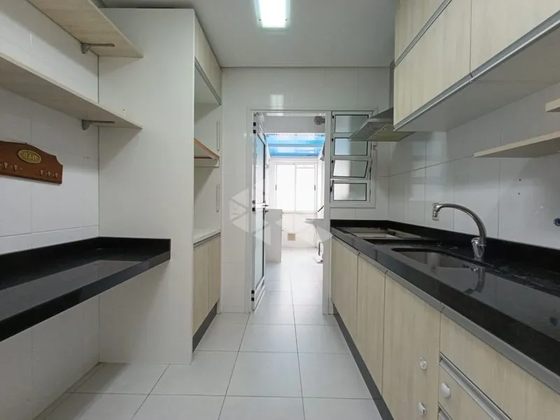 Apartamento de 87 m² sem mobília com cozinha separada — photo 14