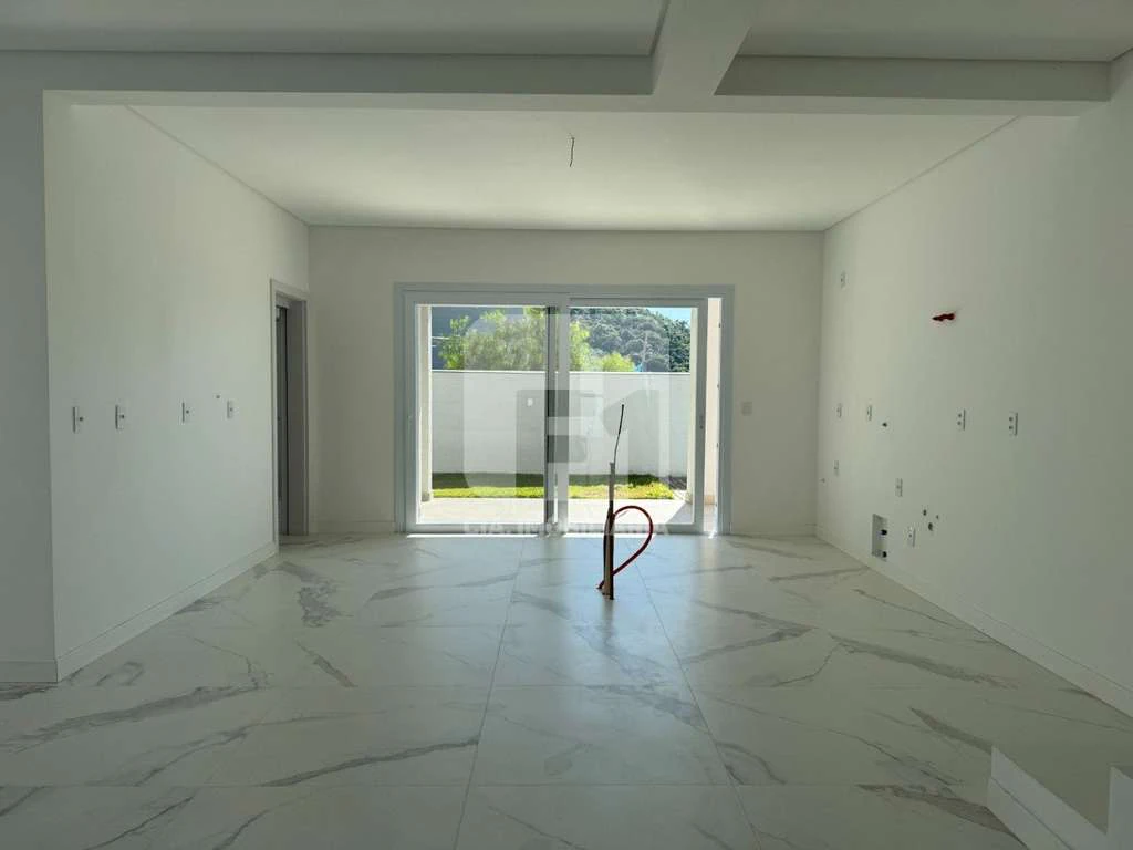Casa com 400 m², 4 suítes e 2 vagas em condomínio fechado — photo 3