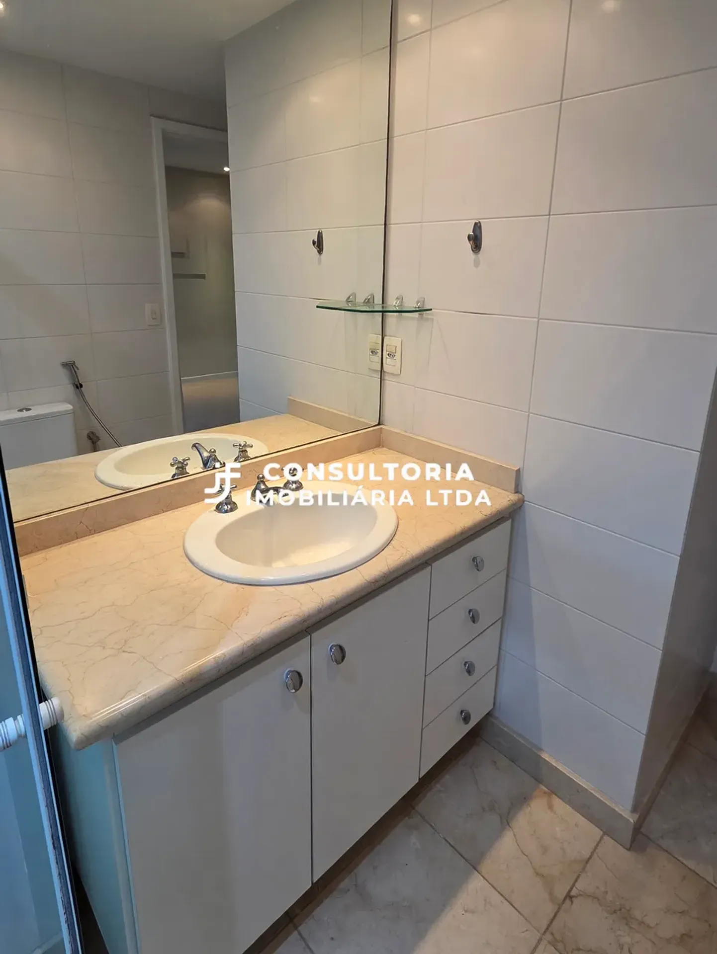 Квартира 99 м² з гардеробною та заскленим балконом — photo 46