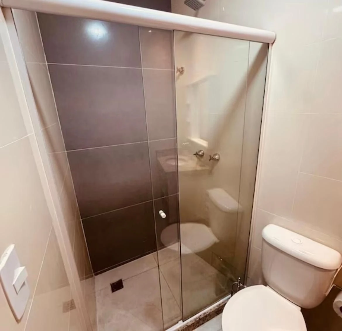 Furnished 2-bedroom apartment with 1 bathroom, no parking — photo 17