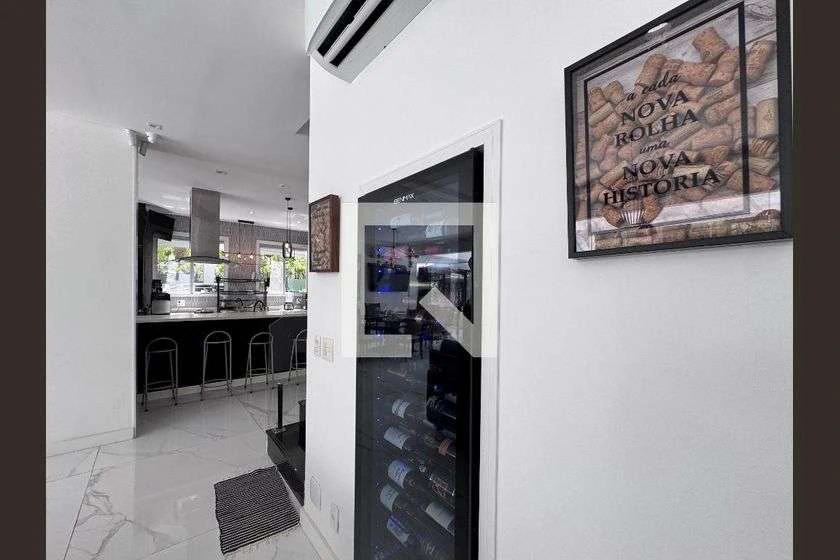 Condo house with 6 en-suite bedrooms and private garden — photo 28