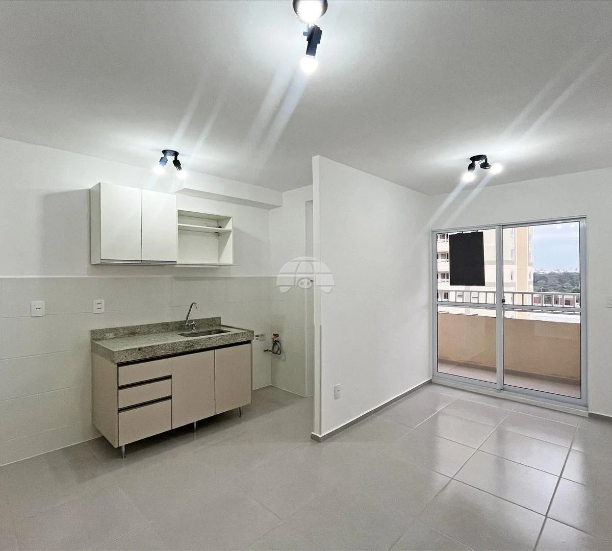 2-bedroom apartment with en-suite and 1 parking spot — photo 2