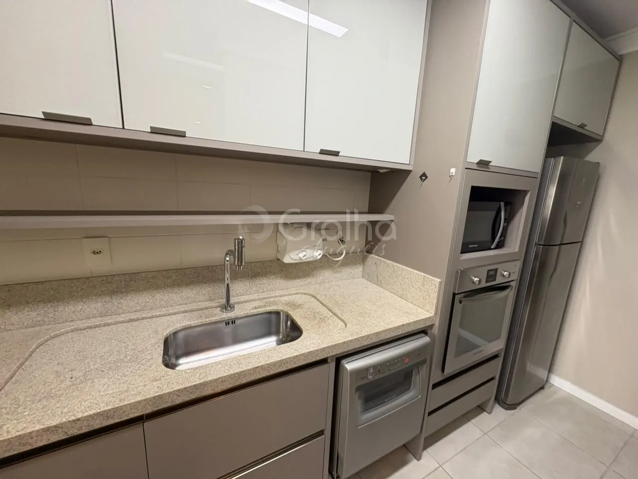 94 m² apartment with a walk-in closet and a dishwasher — photo 6