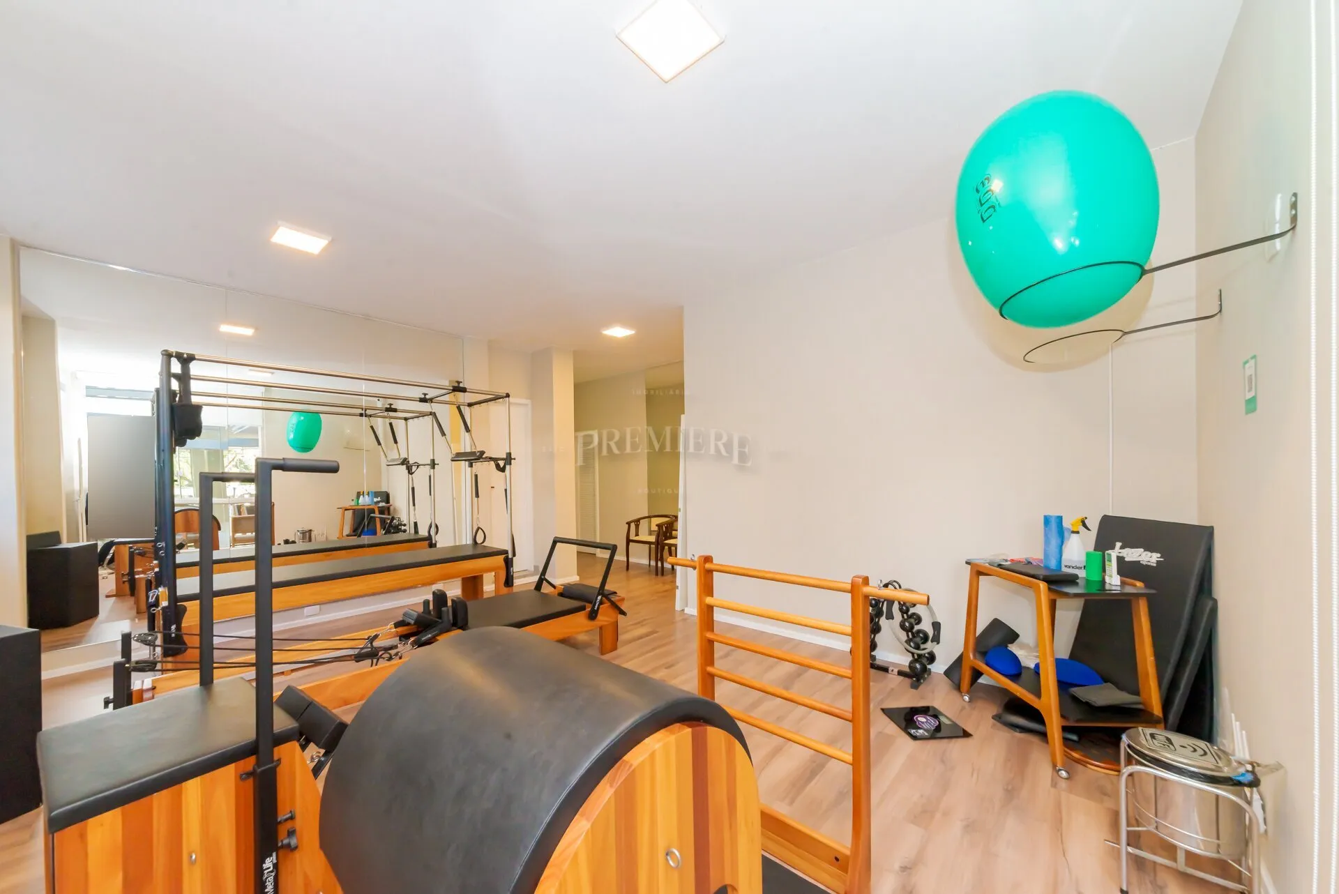 Furnished 2-bedroom apartment with 3 bathrooms — photo 15