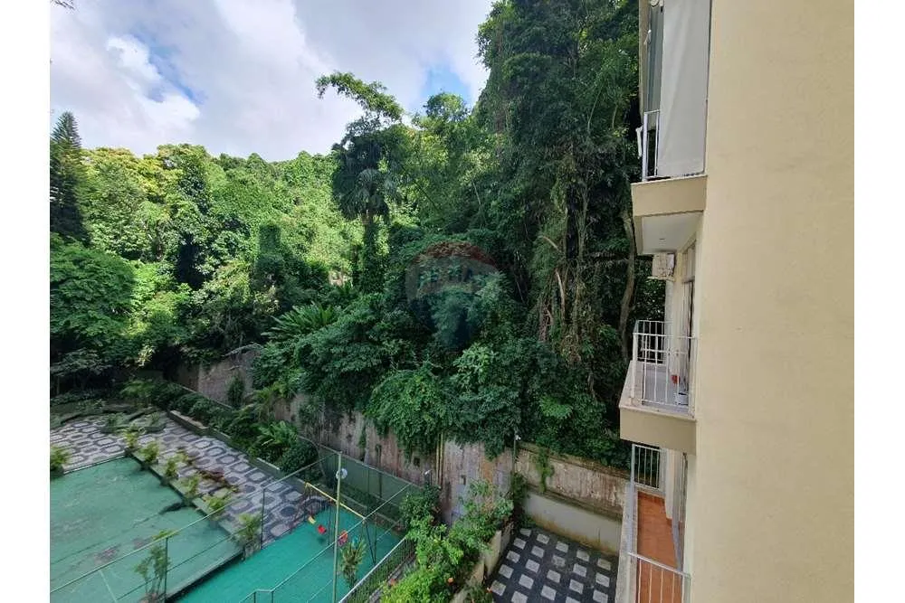 3-bedroom apartment with a mountain view in Rio de Janeiro — photo 51