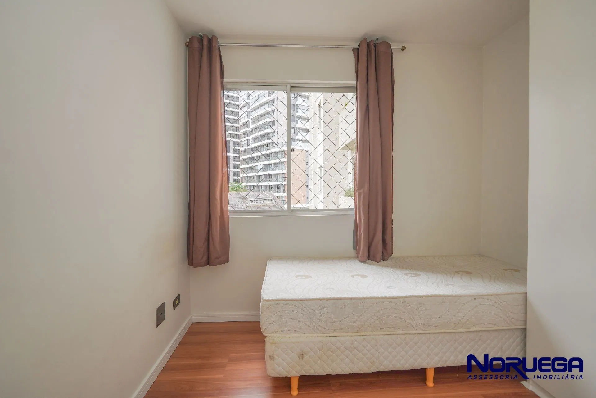 Apartamento com piso de madeira ou laminado, Cristo Rei — photo 3