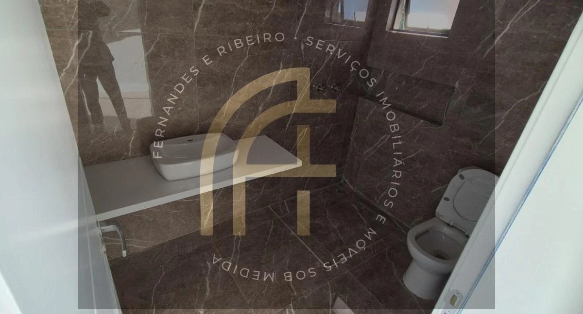 Furnished apartment, 160 m², with floor-to-ceiling windows — photo 9