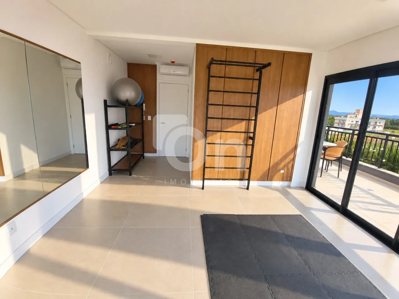 Furnished studio in a building with a gym — photo 17