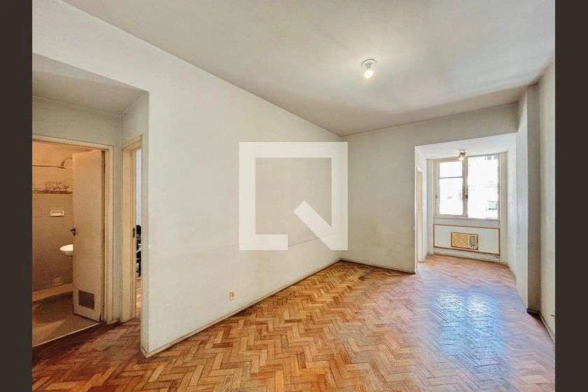 Unfurnished 2-bedroom apartment with city-facing windows — photo 6