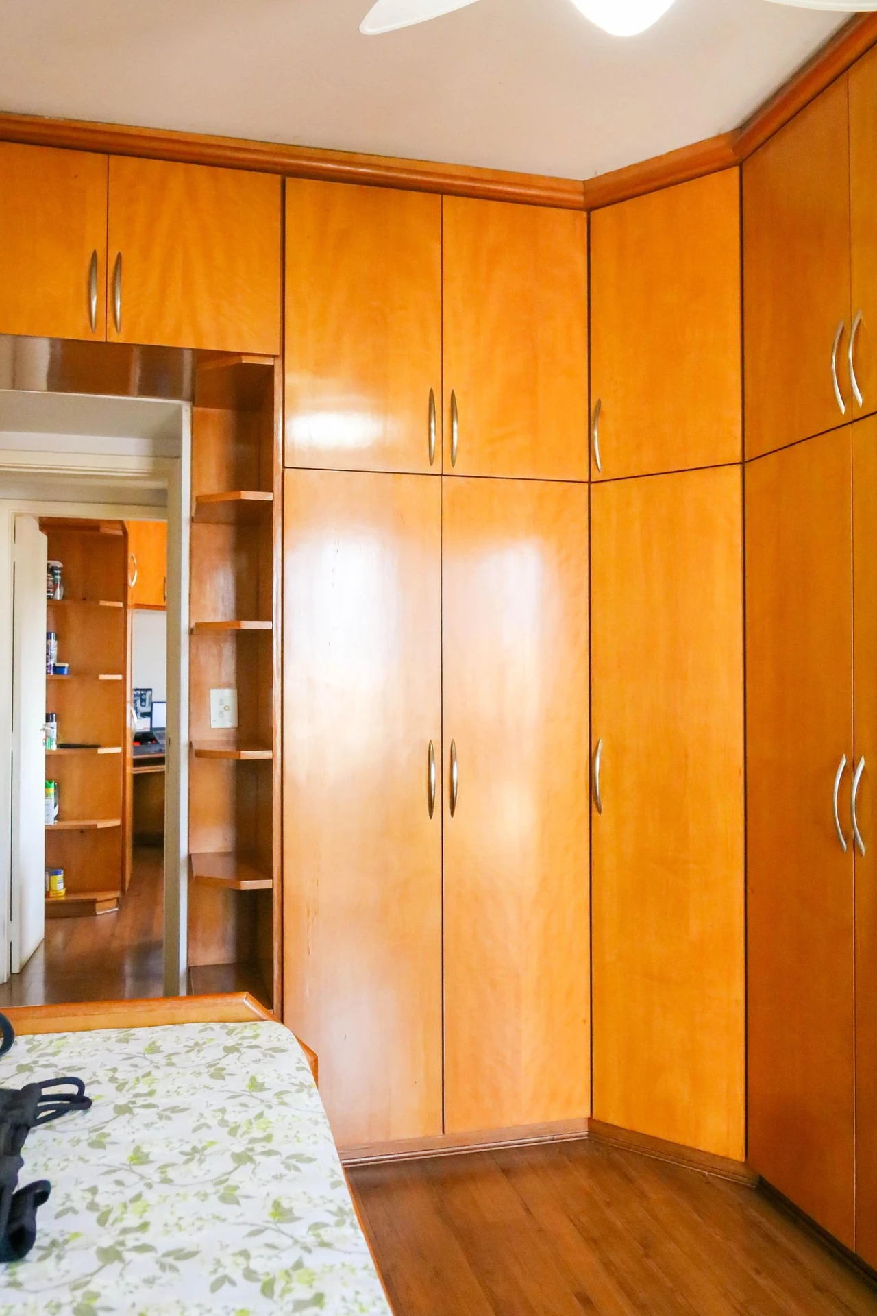 Furnished apartment with home office and 3 bedrooms — photo 40