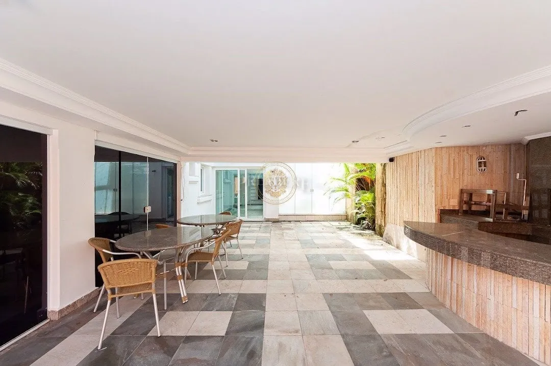 Casa com 4 suítes e jardim privativo, 7 banheiros — photo 58