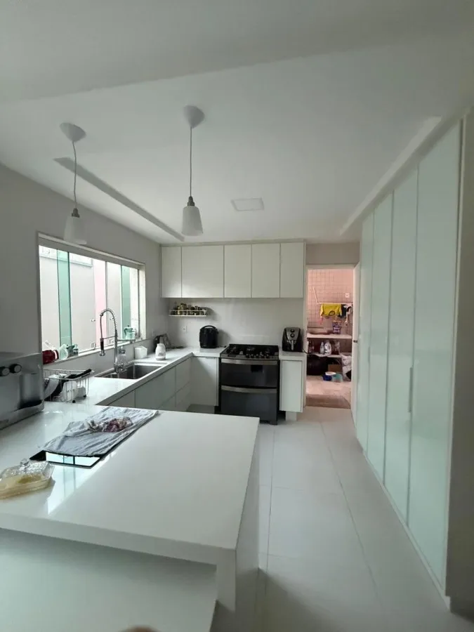 Furnished house with 5 bedrooms and 400 m² — photo 23