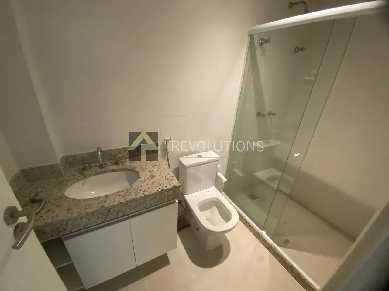 Apartamento de 3 quartos em condomínio com piscina — photo 3