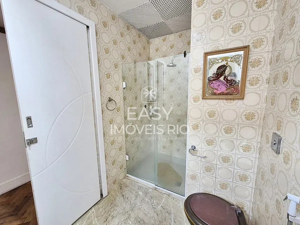 Apartamento sin amueblar con 4 dormitorios y balcón de vidrio — photo 24