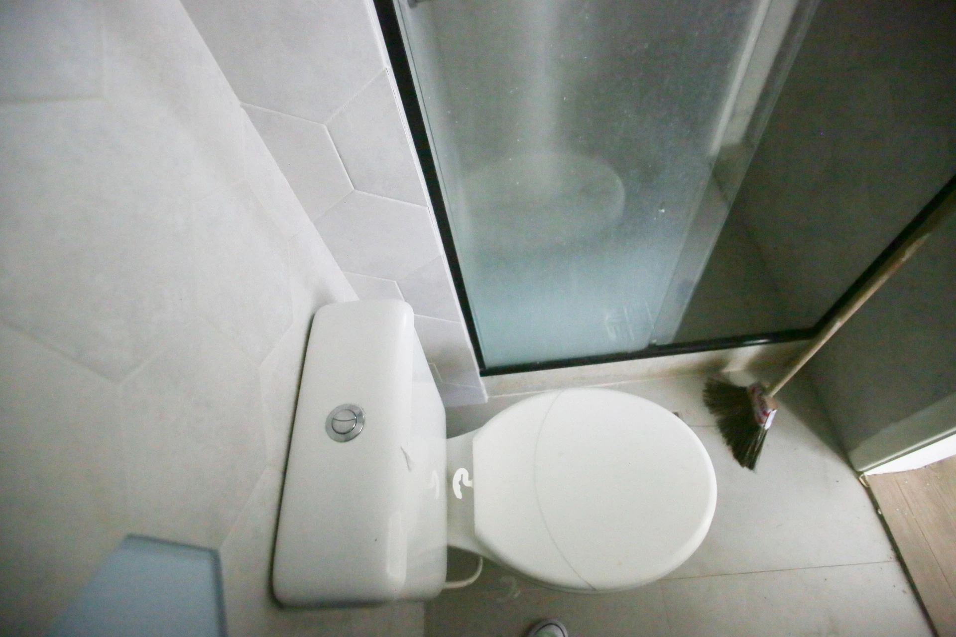 3-bedroom apartment with a balcony and 1 parking space — photo 36