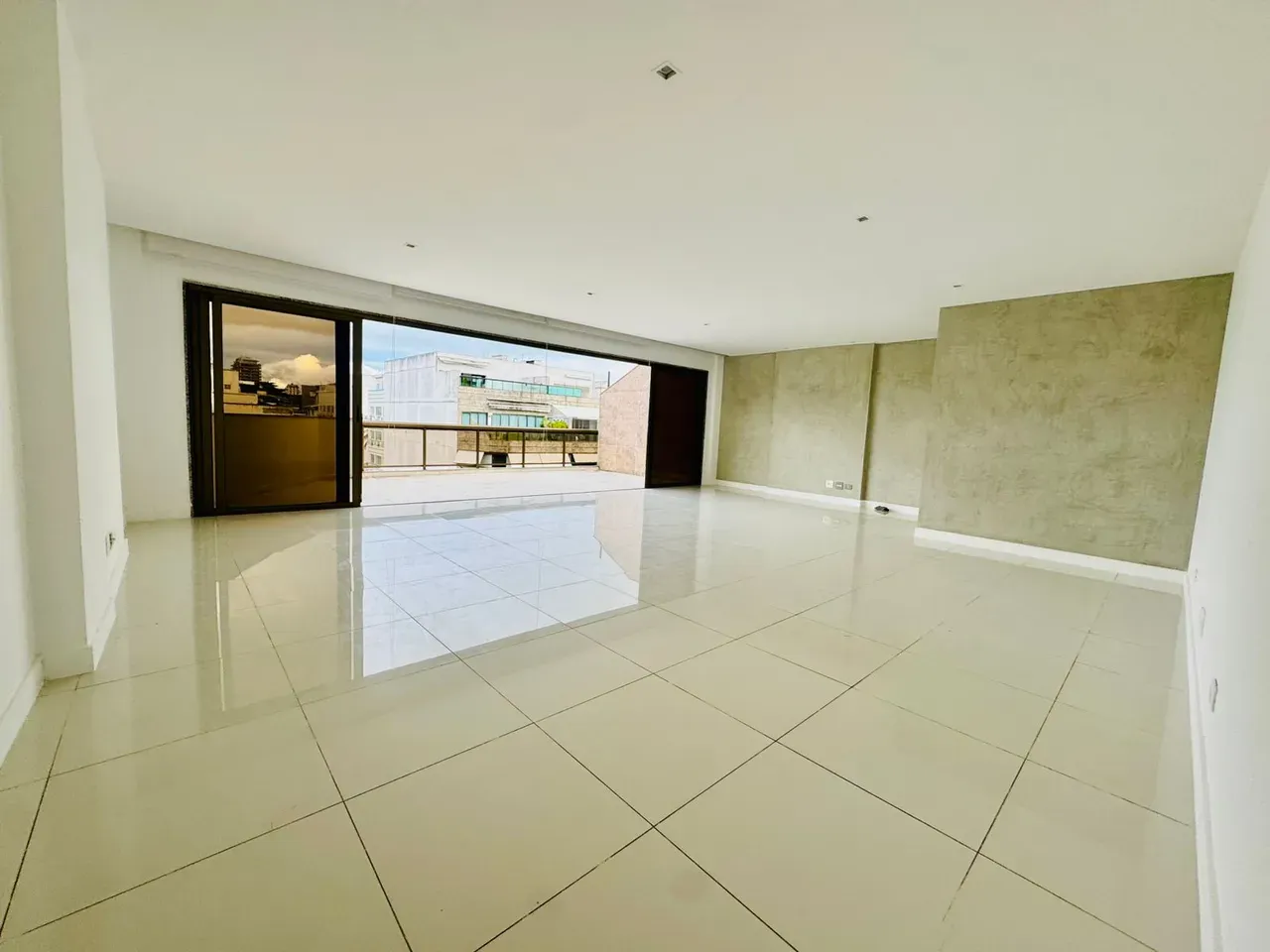 Penthouse with 4 bedrooms and 5 bathrooms plus 4 parking — photo 22