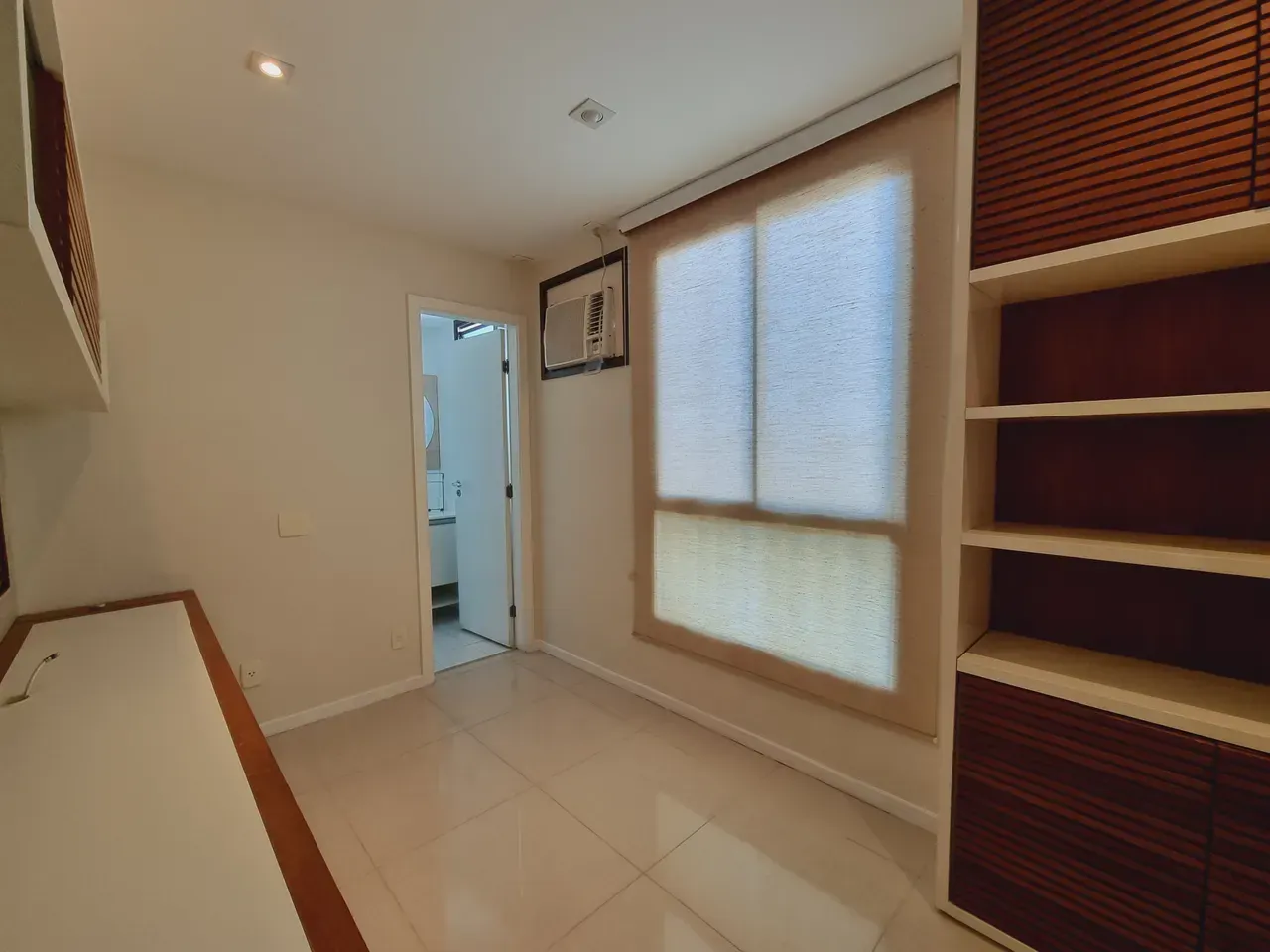 Apartment with open-plan kitchen and 4 bedrooms — photo 6