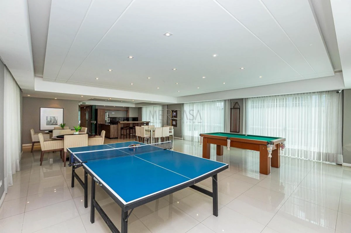 One-bedroom apartment in a building with a pool — photo 34