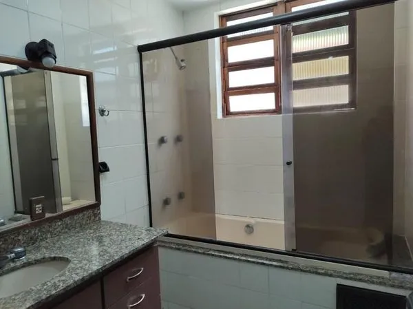 House in a condo with 5 bedrooms and 4 bathrooms — photo 8