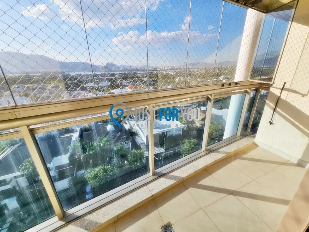 4-bedroom apartment with 233 m² and 5 bathrooms — photo 41