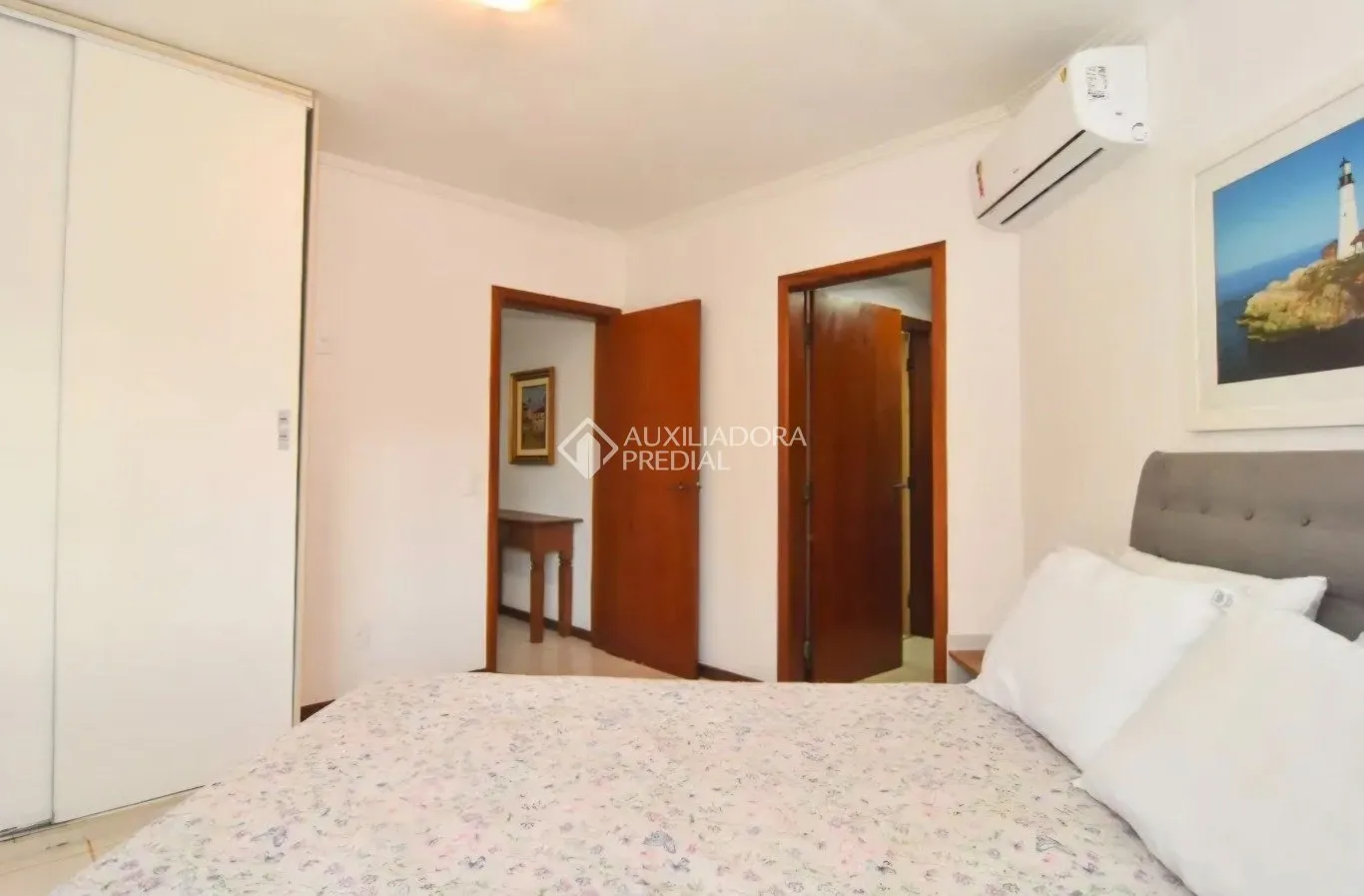 Furnished 450 m² house with 4 bedrooms and 5 bathrooms