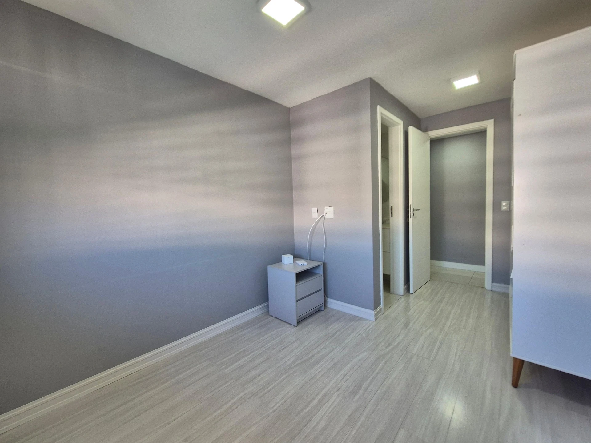 Furnished apartment with 5 bedrooms and open-plan kitchen — photo 35