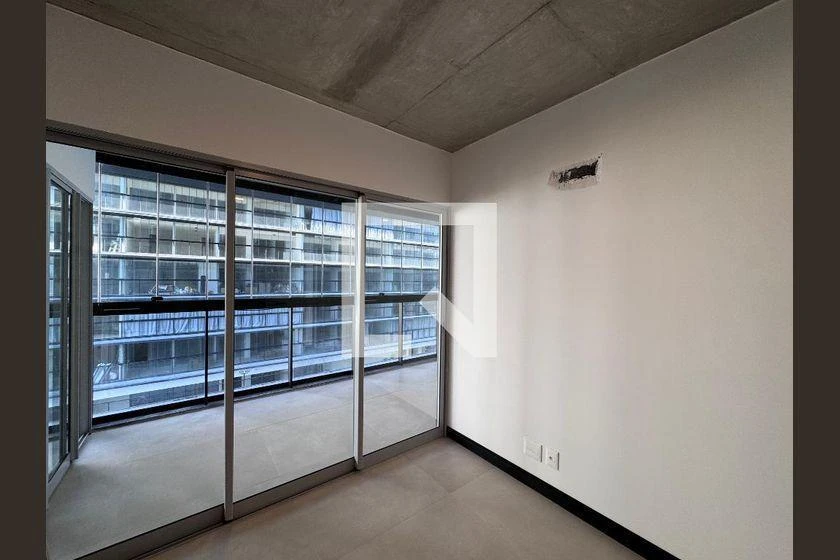 98 m² apartment with 3 bedrooms and a glassed-in balcony — photo 30