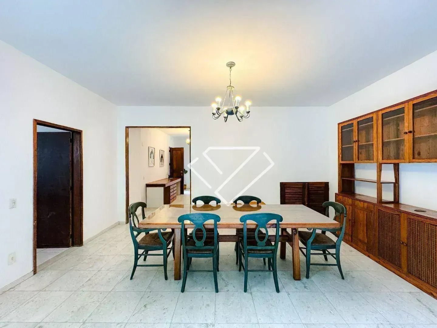 House with 3 bedrooms and 4 bathrooms on 600 m² — photo 51