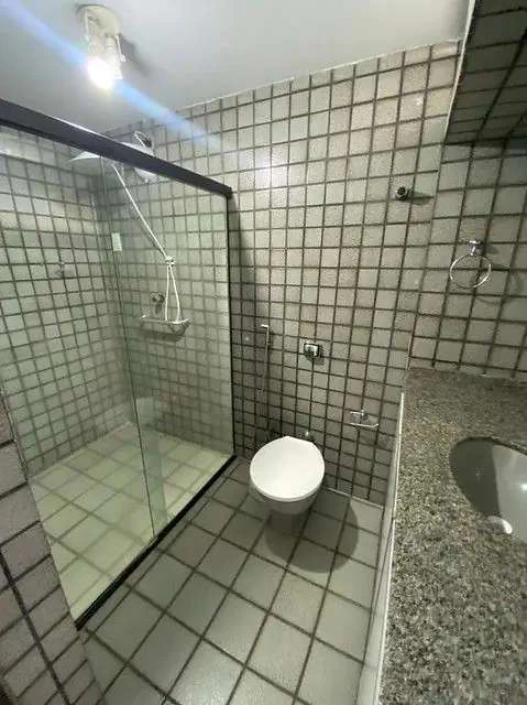 156 m² apartment with 3 bedrooms and 3 bathrooms — photo 4