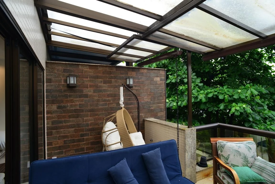 Furnished apartment, 300 m², with a glass-enclosed balcony — photo 13