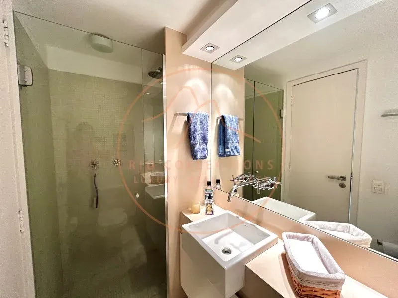Furnished apartment, 419 m², with a bathtub — photo 61
