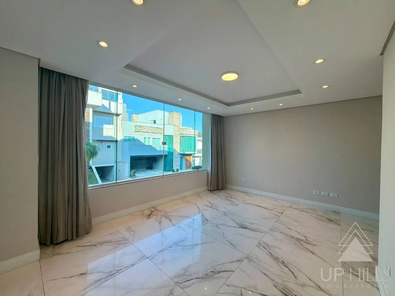 Casa com 3 suítes e cozinha aberta com fogão a gás — photo 22