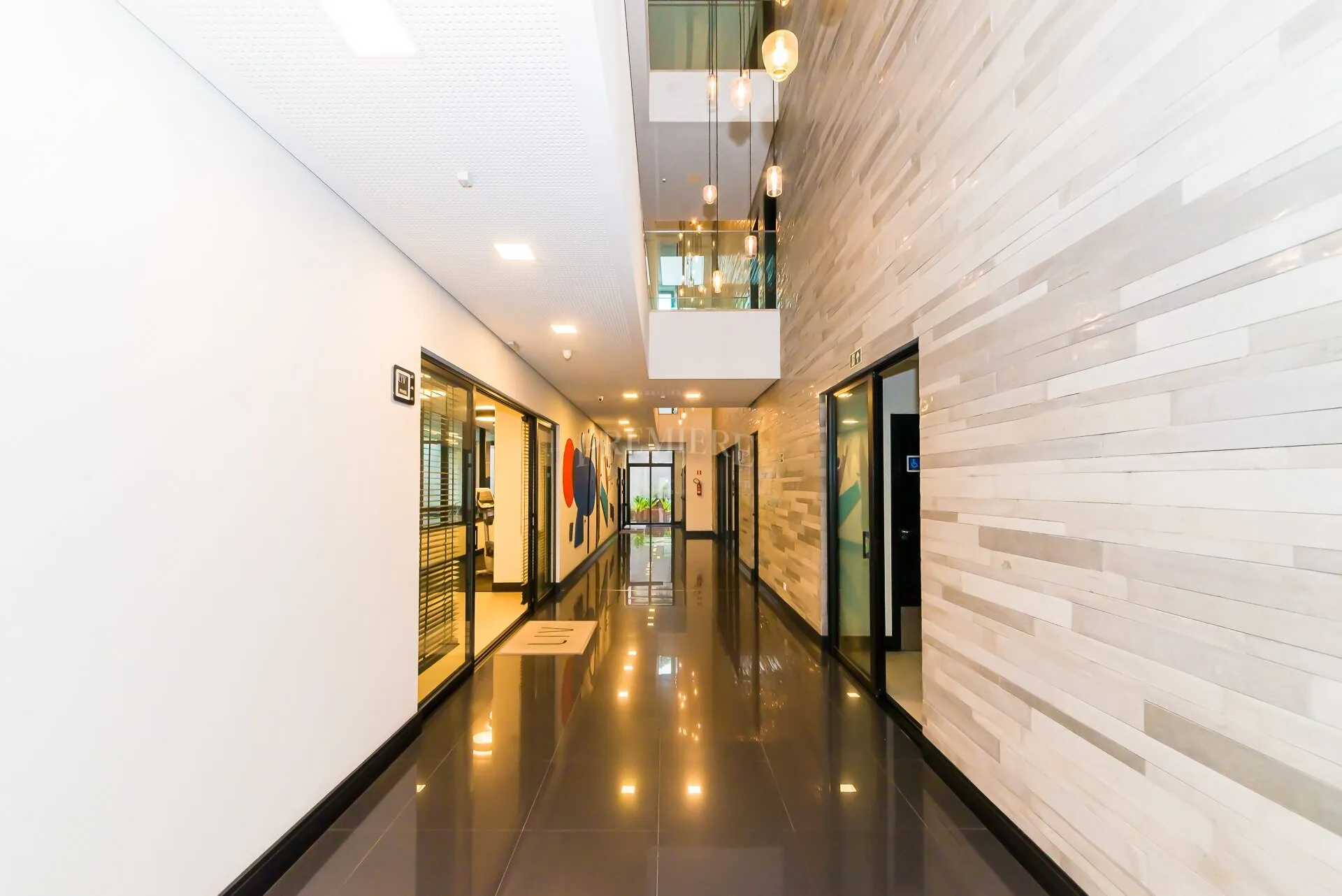 Furnished 1-bedroom apartment with 63 m² and parking — photo 22