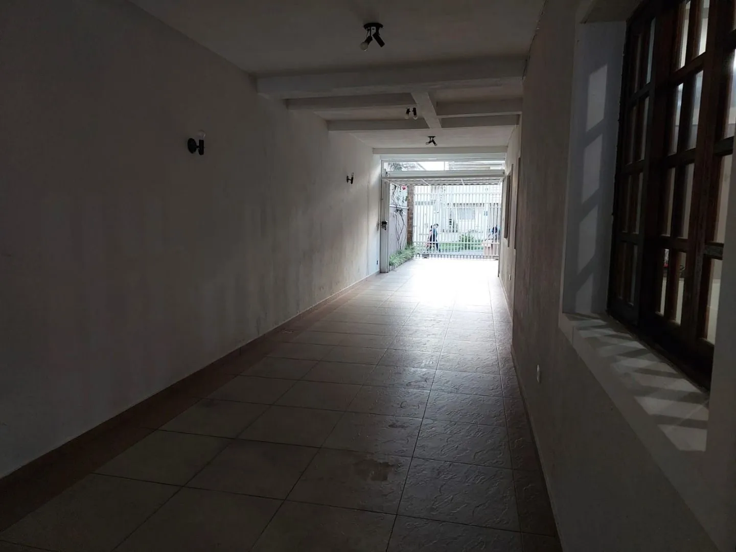 Home office in a 6-bedroom house, 570 m² — photo 37