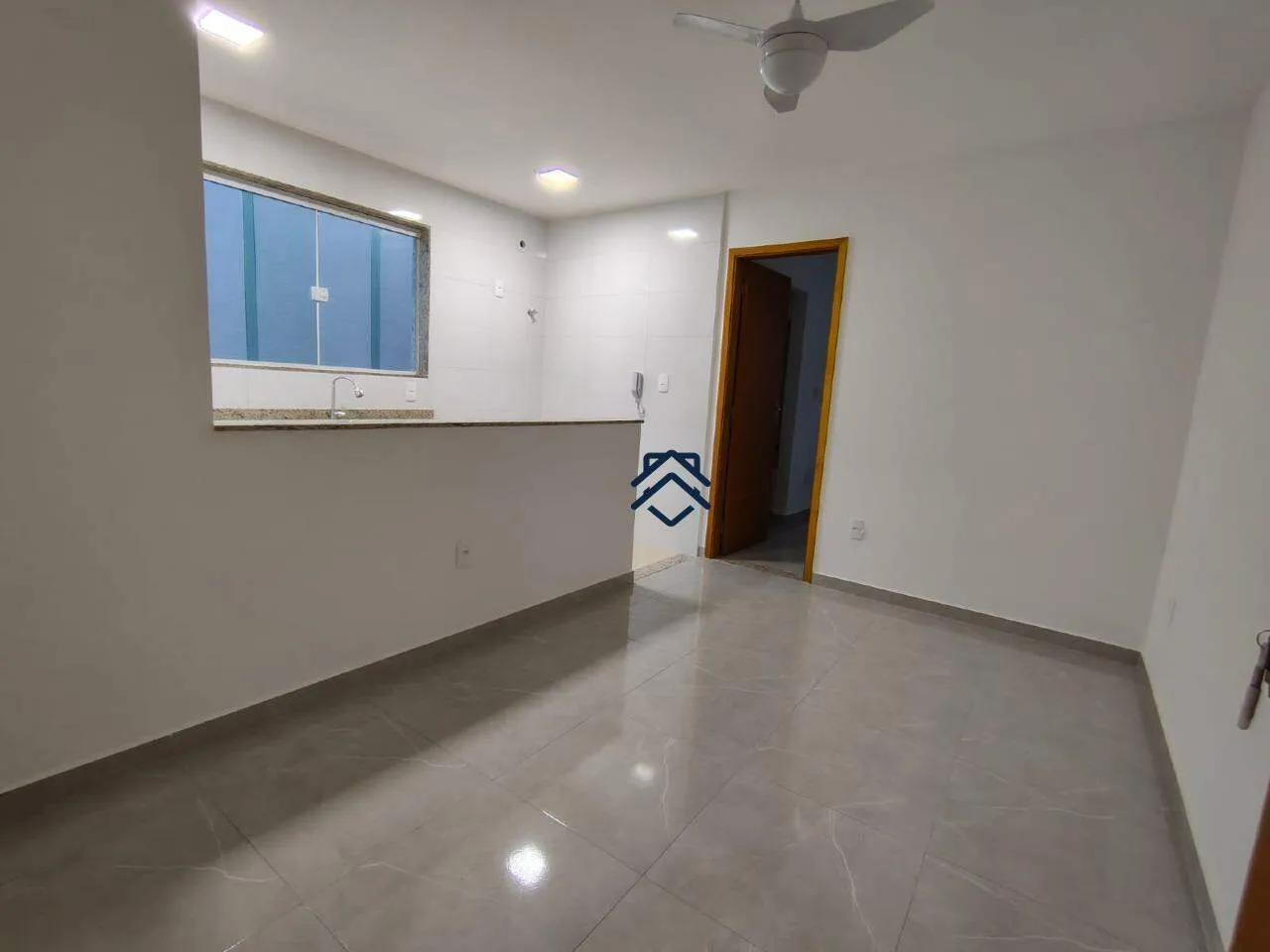 Apartment on the 2nd floor with a grill on the balcony — photo 2