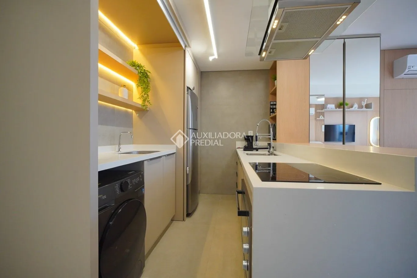 Furnished 36 m² studio with 1 bedroom and city view — photo 6