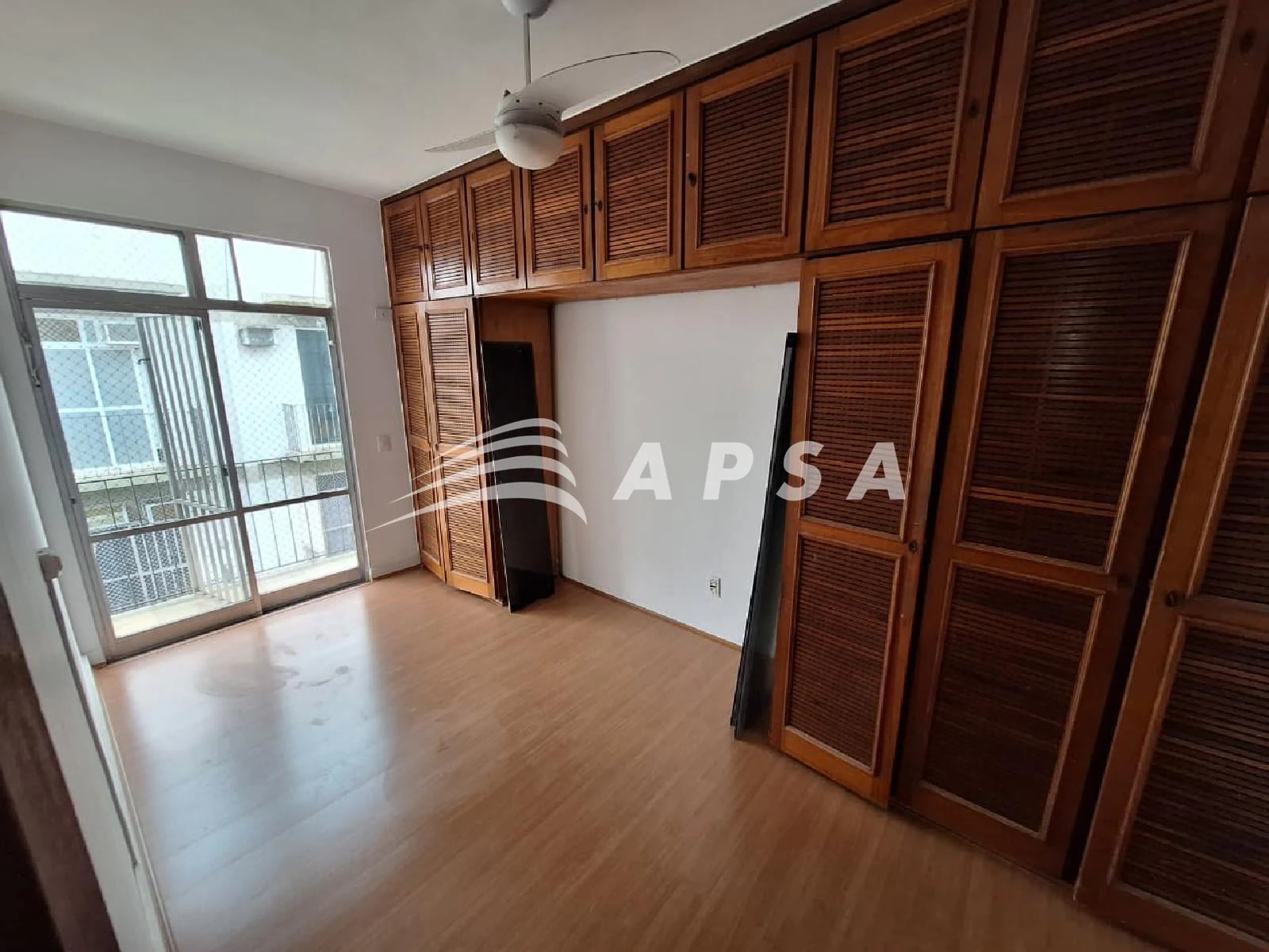 149 m² apartment with 3 bedrooms and a balcony — photo 9