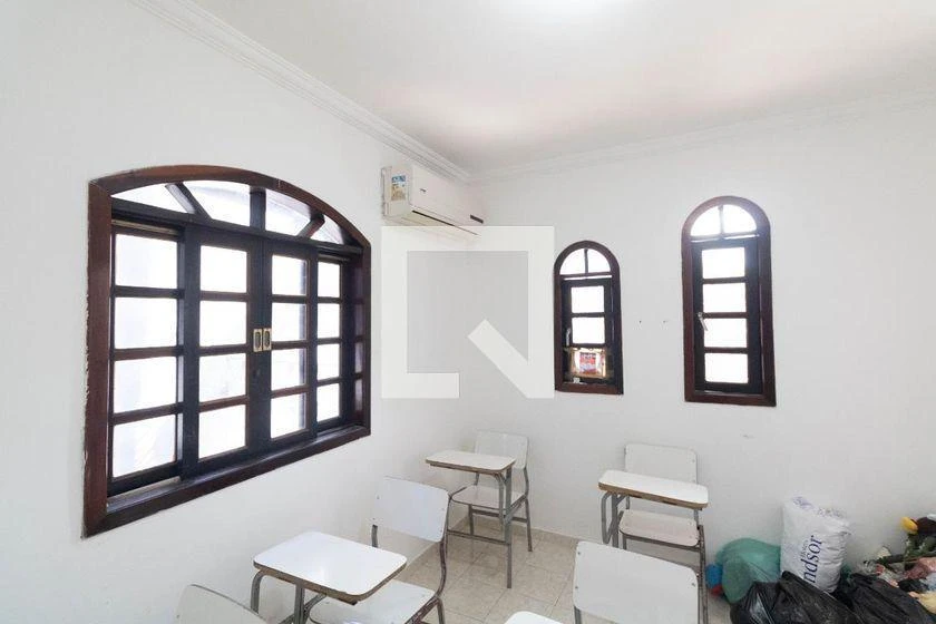 Casa com 3 quartos e 2 banheiros, 160 m² — photo 26