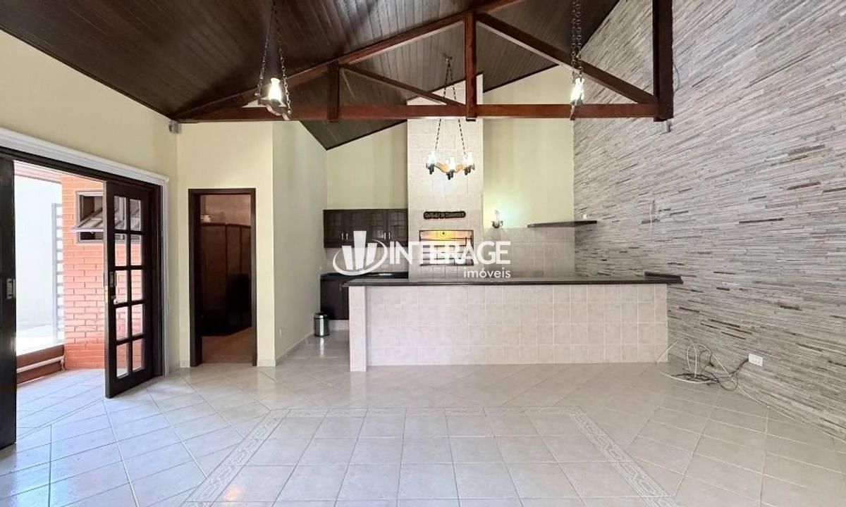 3-bedroom house with a bathtub — photo 40