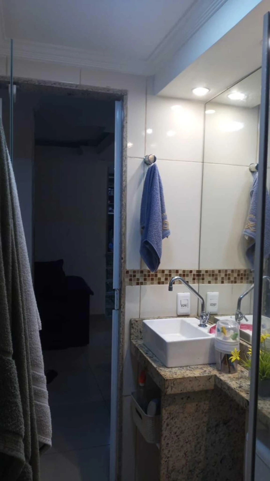 Apartamento amueblado de 2 dormitorios con ducha de vidrio — photo 38