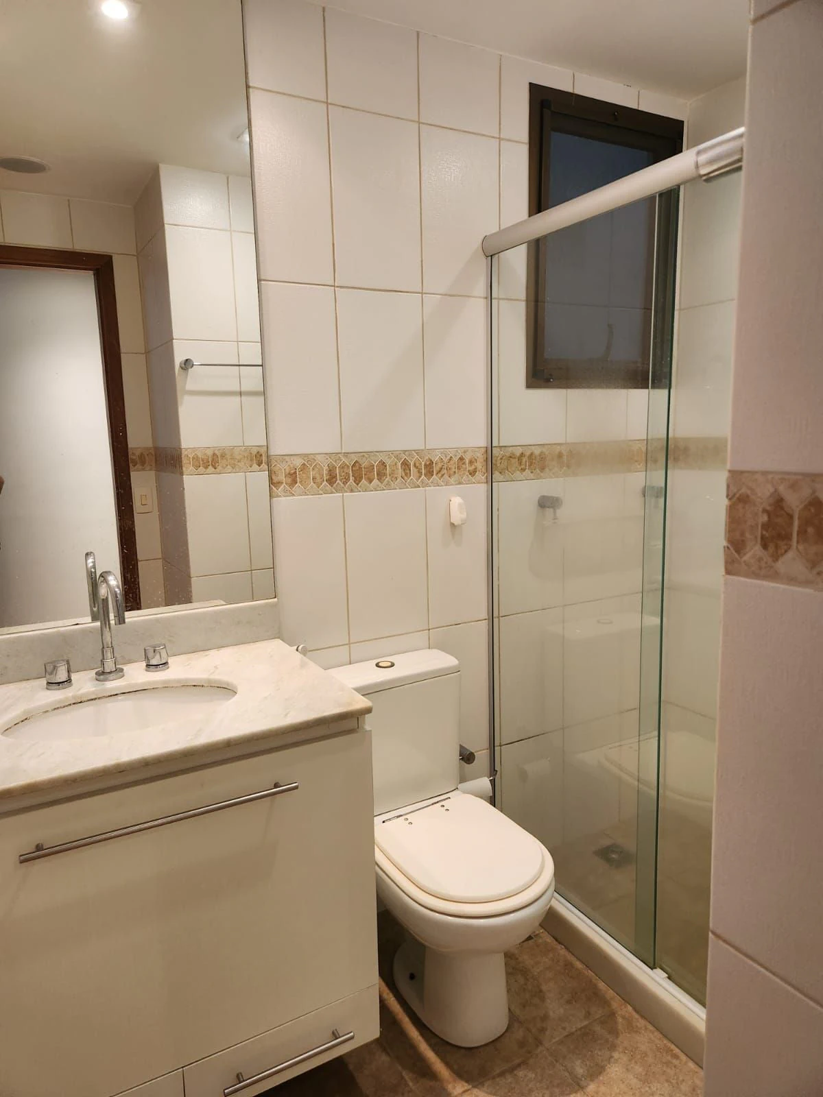 110 m² apartment with an open-plan kitchen and balcony — photo 2