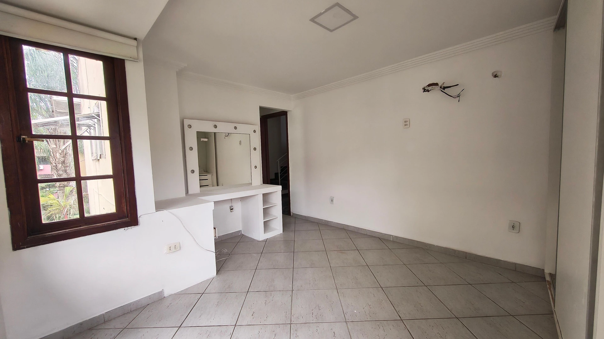3-bedroom house with a walk-in closet in Rio de Janeiro — photo 38
