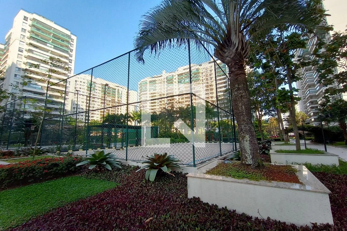 Furnished 3-bedroom apartment with 3 bathrooms and balcony — photo 69
